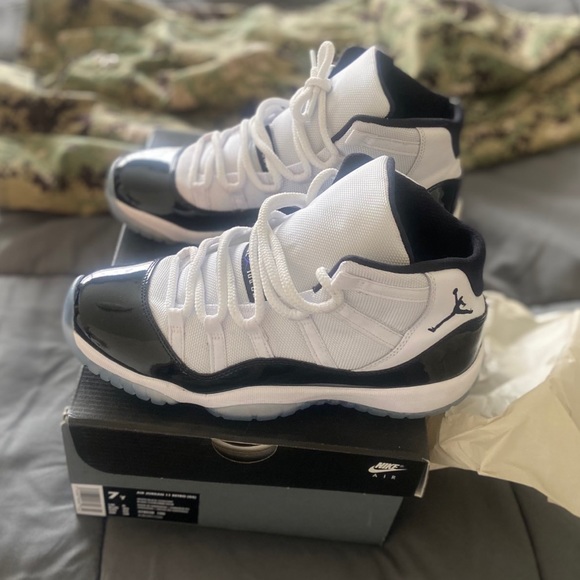 concord 11s size 7